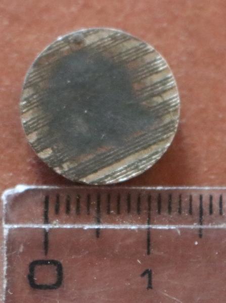 altes Sympathieabzeichen der NSDAP defekt